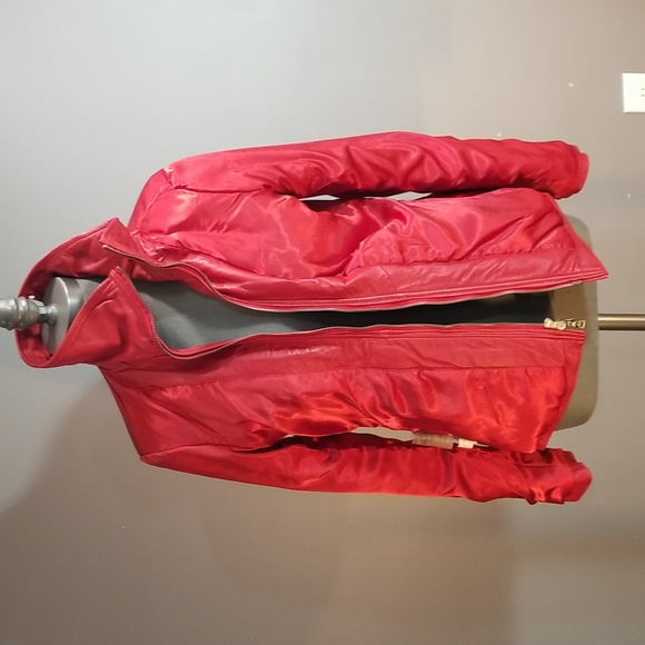 Danier size medium leather jacket rich red womens NEW appears never worn. - Picture 11 of 16